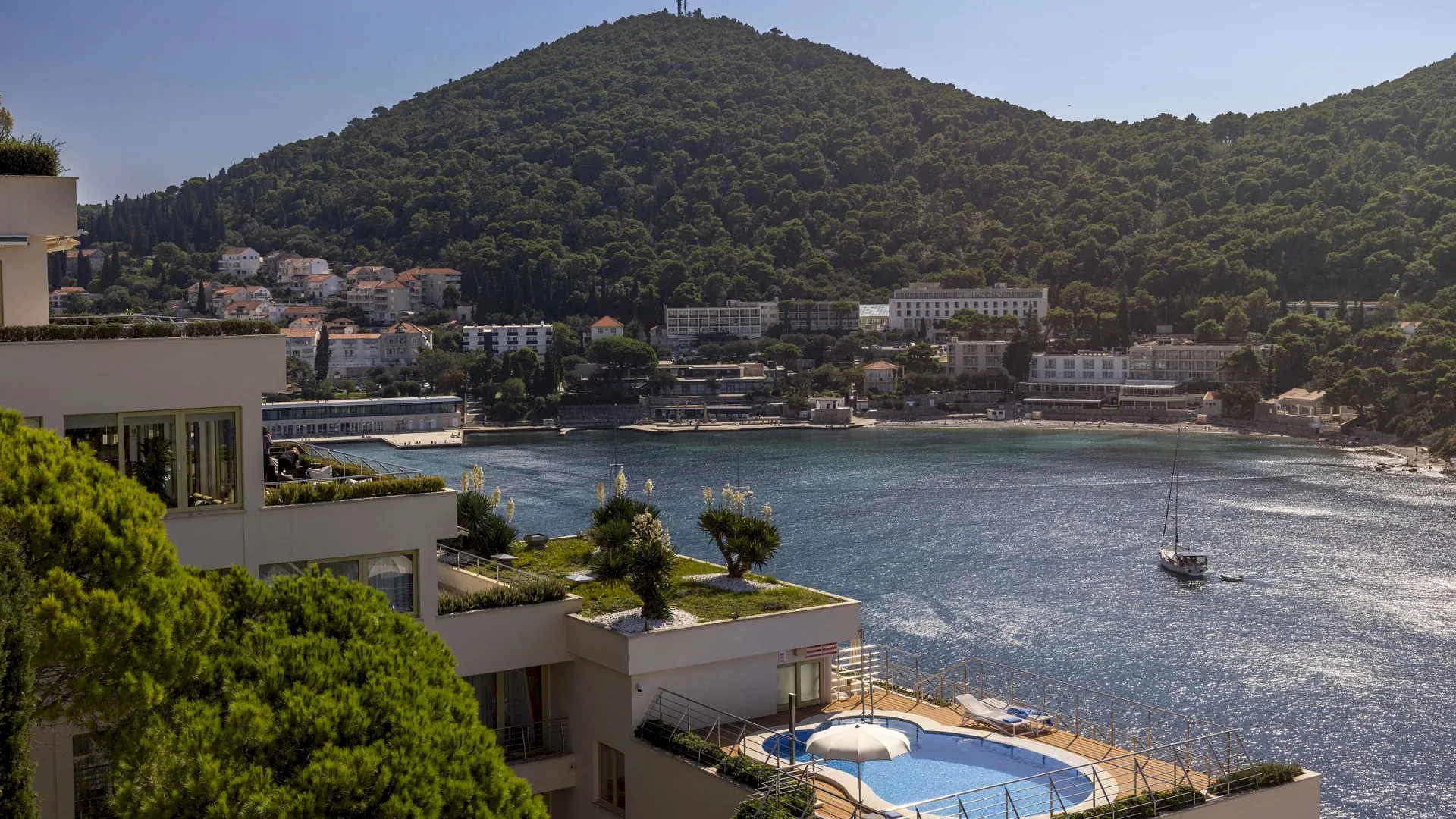 Hotel More